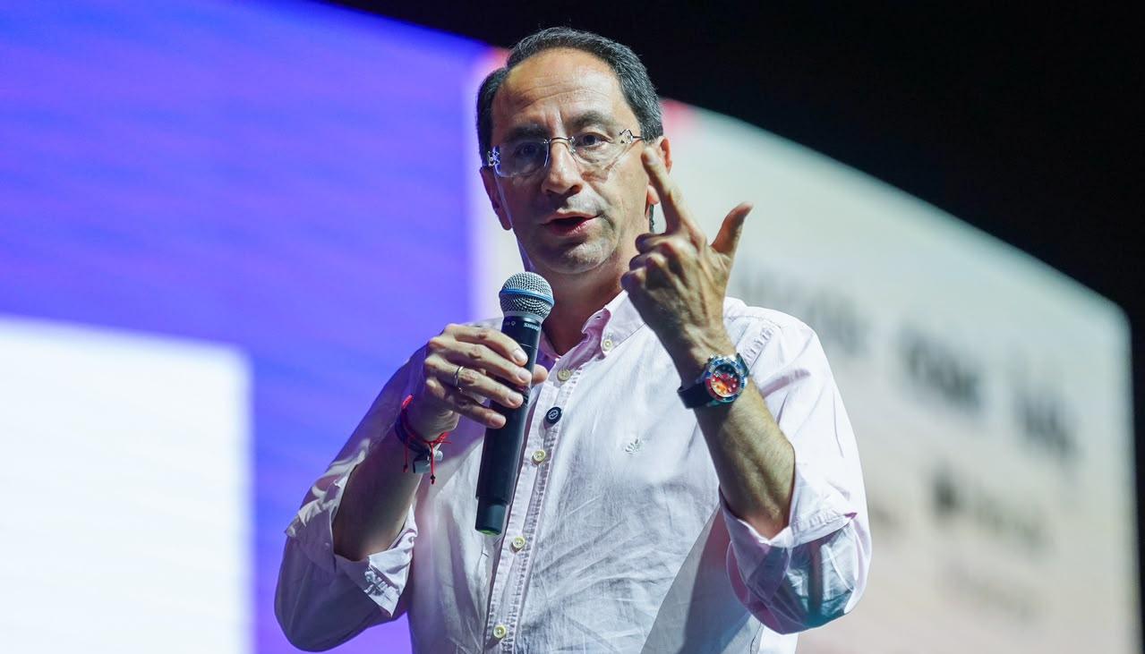 El vicepresidente José Manuel Restrepo