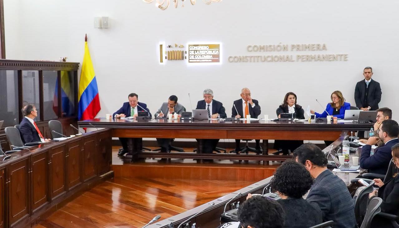Entidades judiciales en la Comisión Primera del Senado.