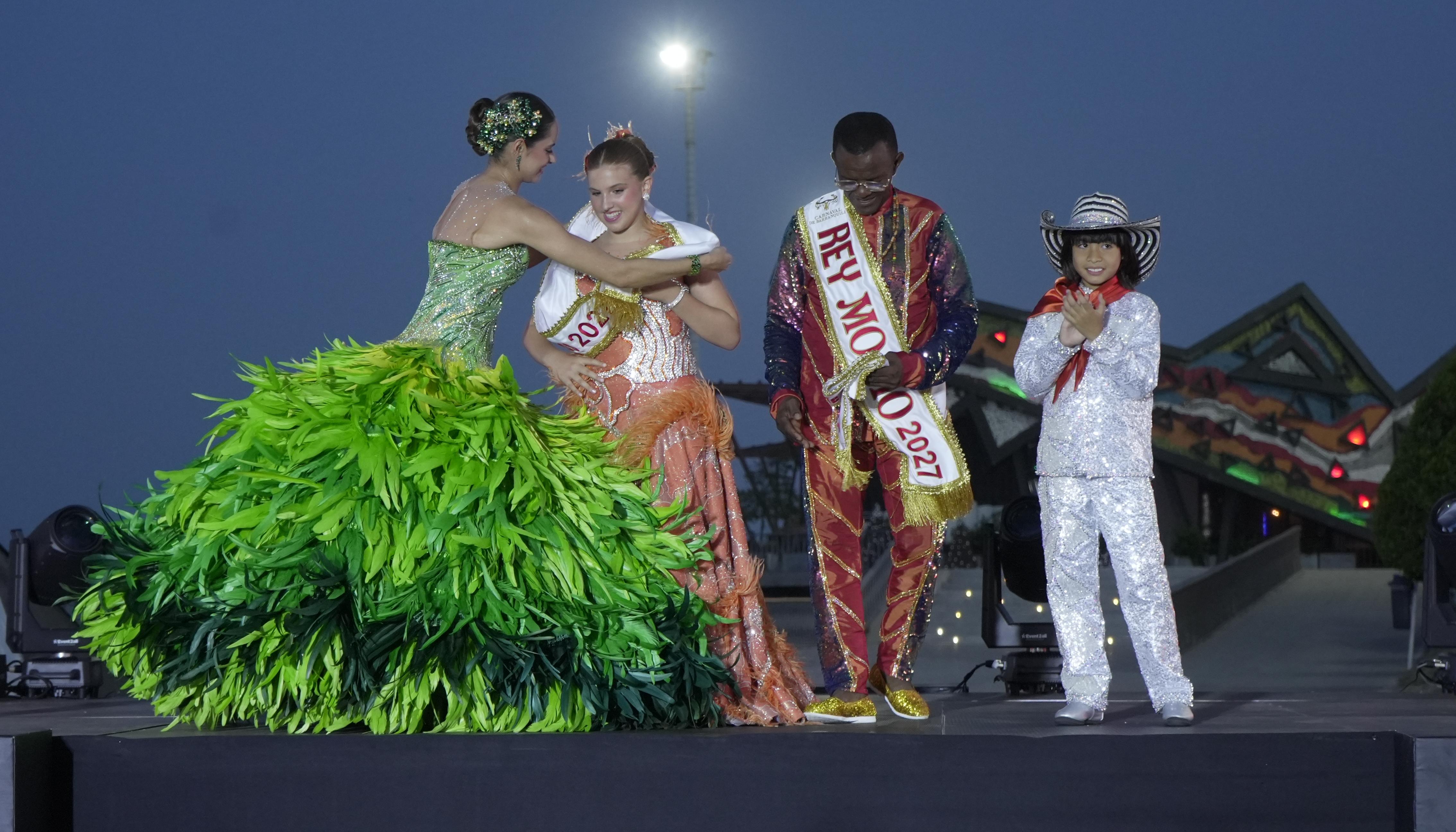 Imposición de bandas a la monarquía real del carnaval de Barranquilla 2027.