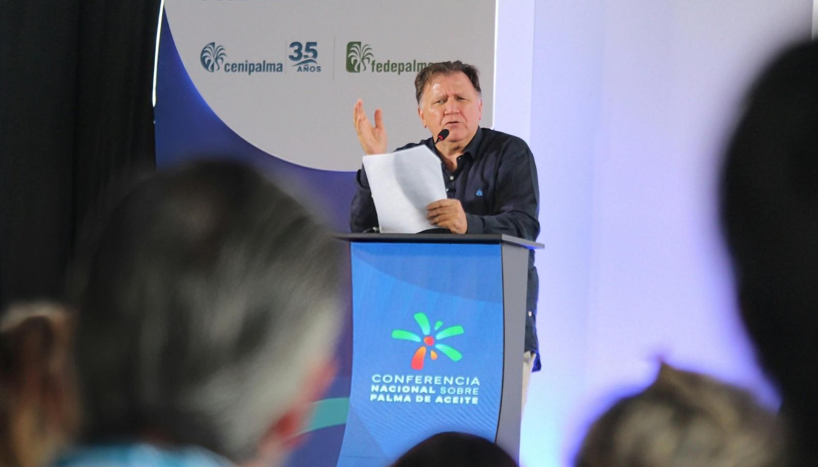Indalecio Dangond, ministro de Agricultura.