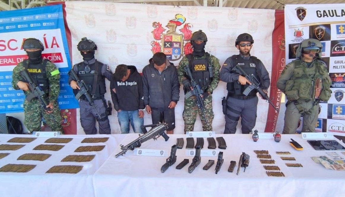 Los dos capturados en el operativo de las autoridades.