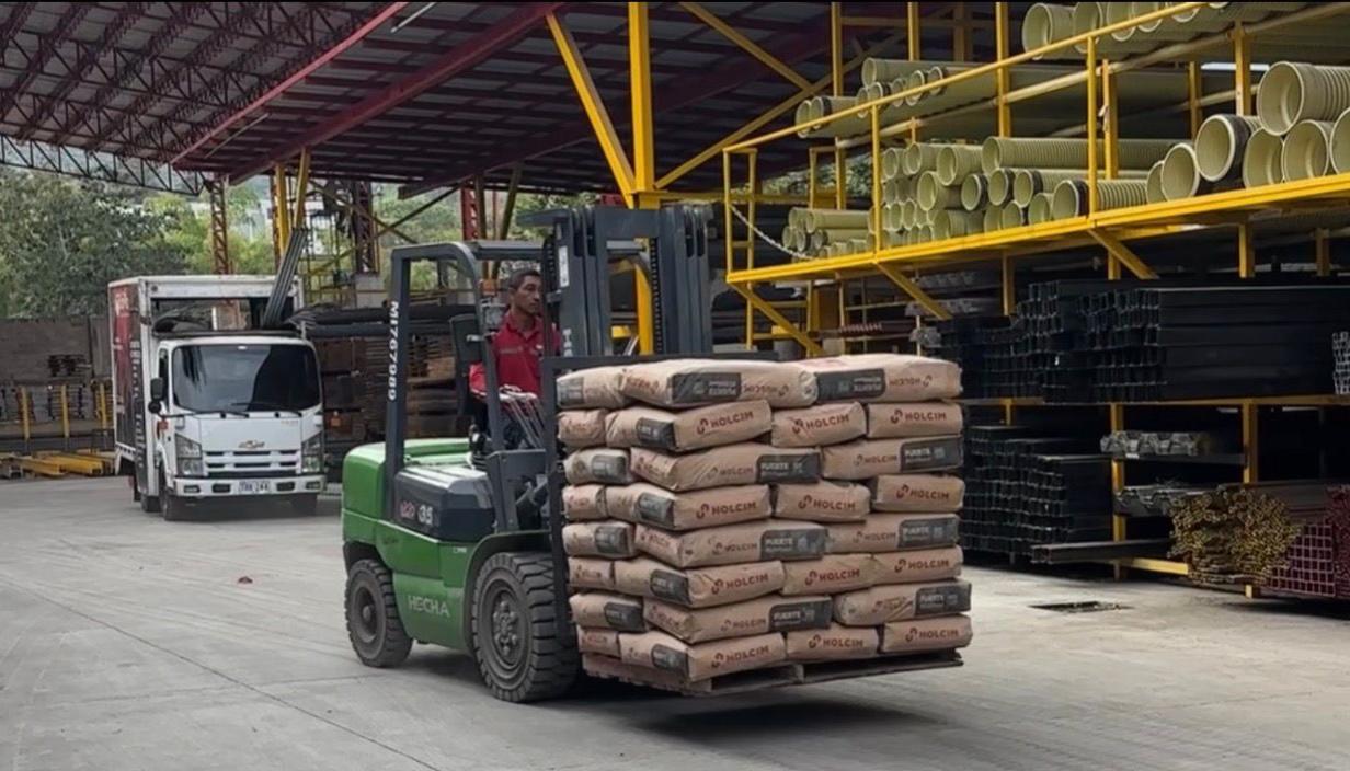 Materiales de construcción enviados por el Distrito a la ciudad de Pereira.