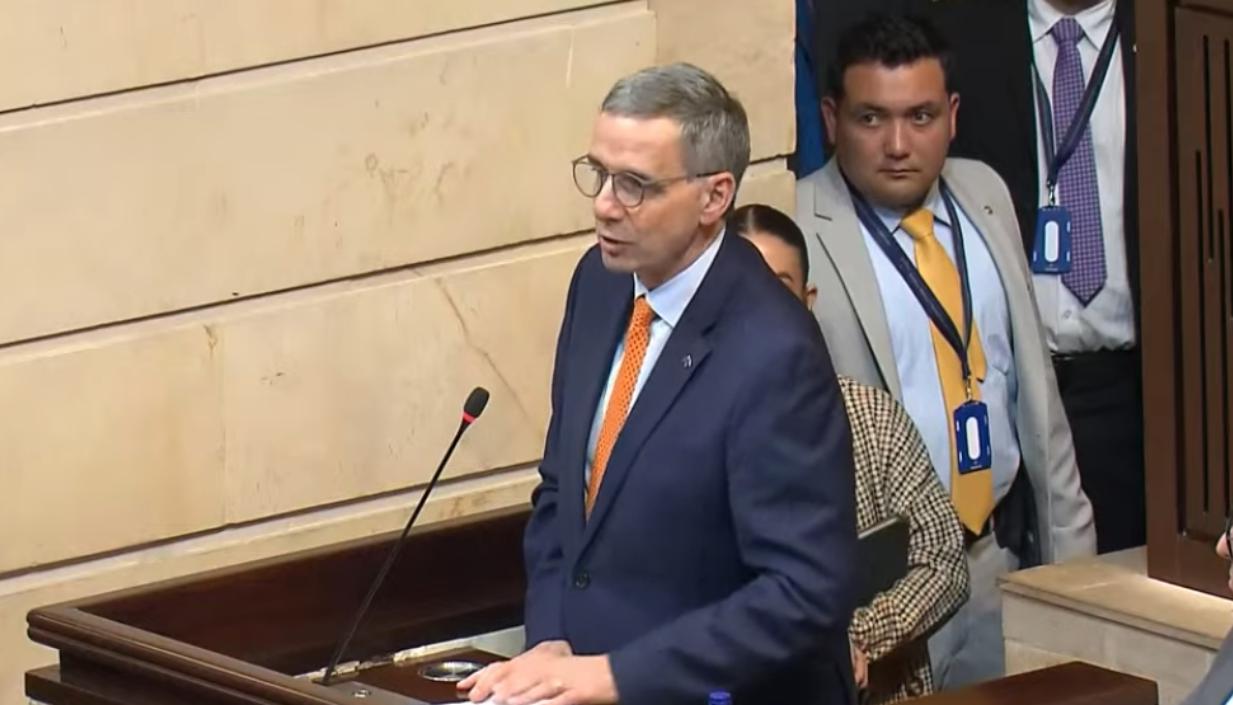 El ministro de Hacienda, Miguel Gómez Martínez, durante su intervención en el Congreso. 
