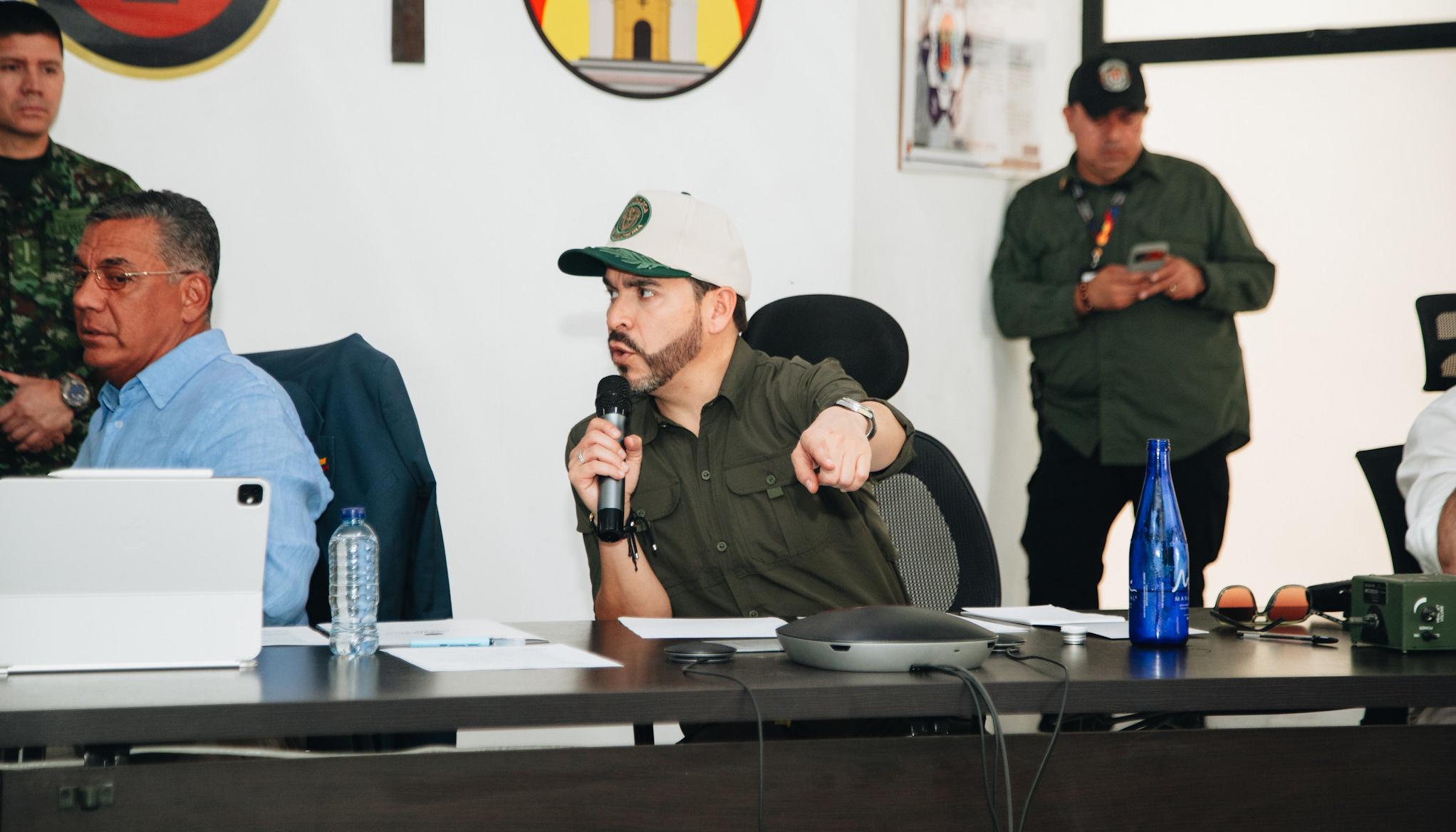 El Ministro de Defensa, Jorge Mora y el Presidente Abelardo De La Espriella.