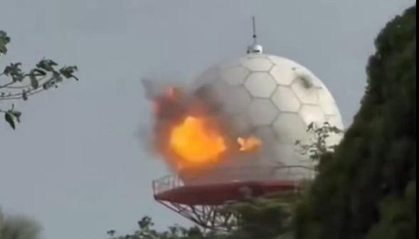 Momento del ataque al radar.