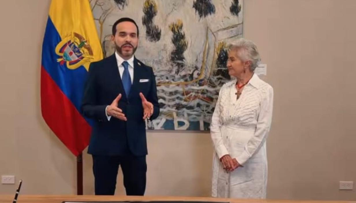 El Presidente de la República Abelardo De La Espriella  junto con la ministra Ilva Myriam Hoyos.