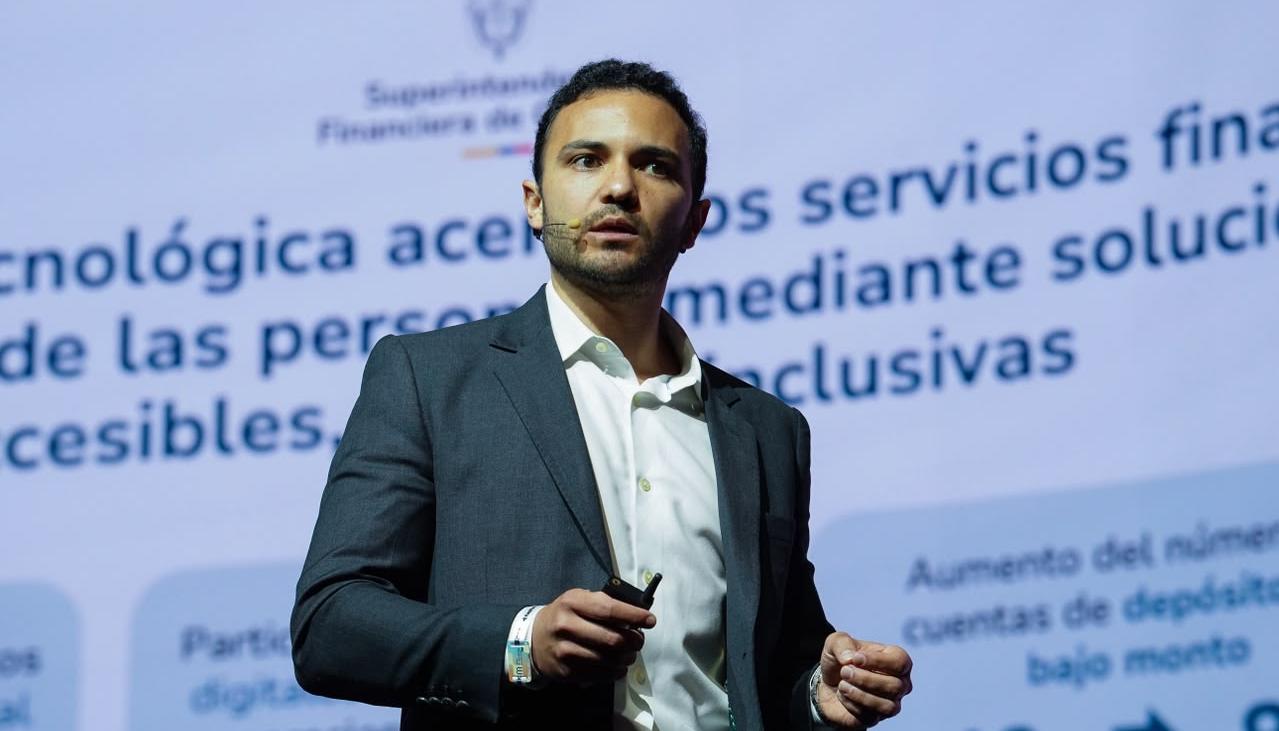 Pablo Rivas Herazo, superintendente Financiero. 