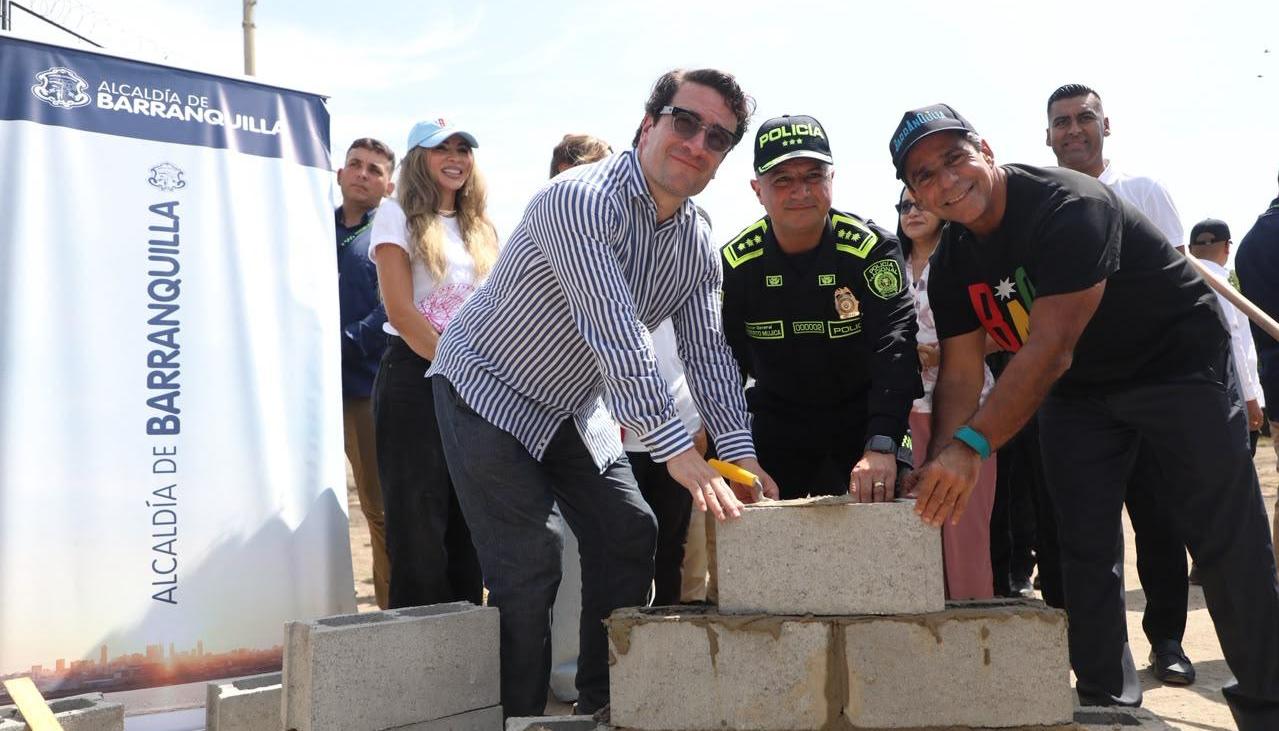 Colocación de la primera piedra de la Escuela Taller. 