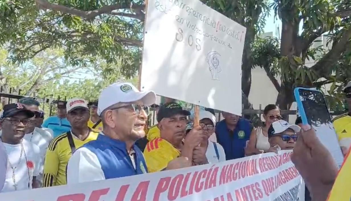 Protesta de los pensionados de la Policía. 