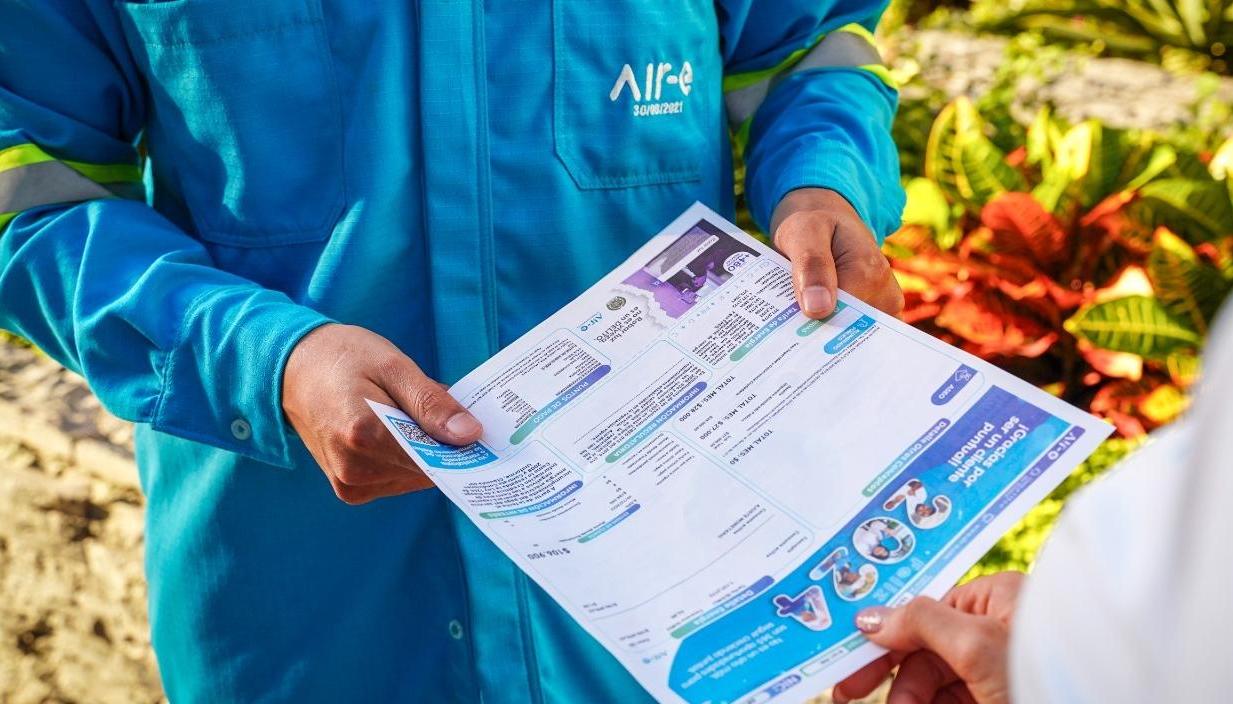Factura de la empresa Air-e intervenida. 