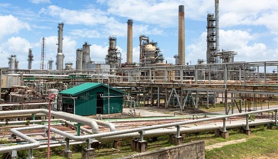 Una sección de la refinería Guaracara, en Pointe-a-Pierre, en Trinidad y Tobago.