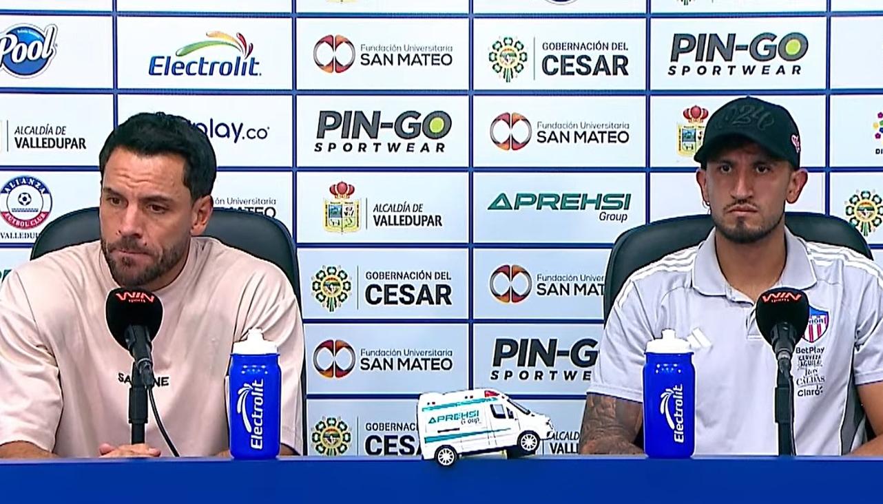 El técnico Sebastián Viera y el defensa Daniel Rivera.