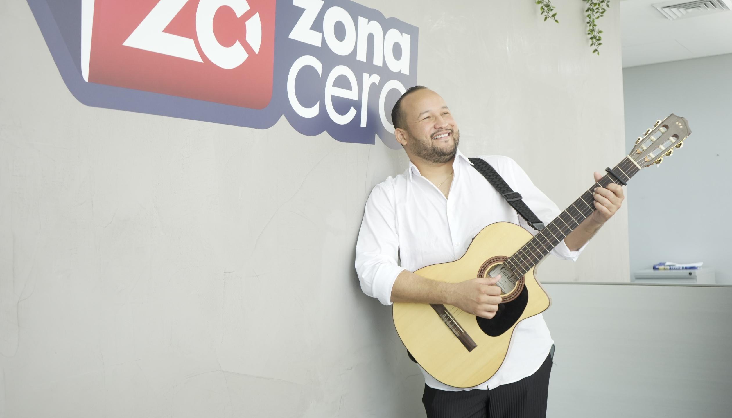 Juan Cañas, cantante y compositor. 