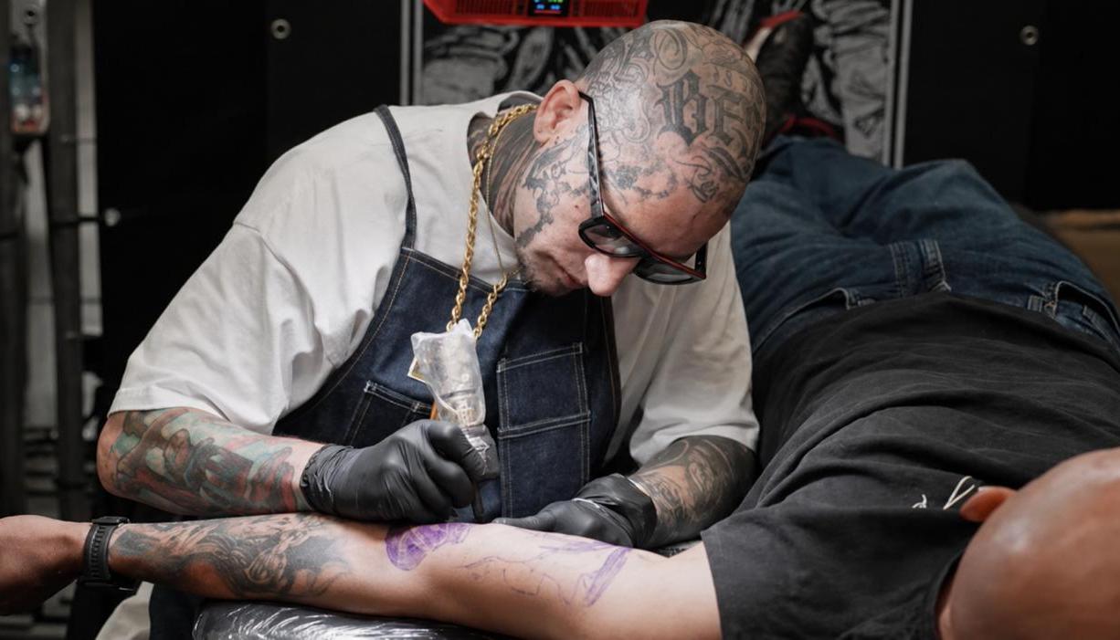 Tatuadores.