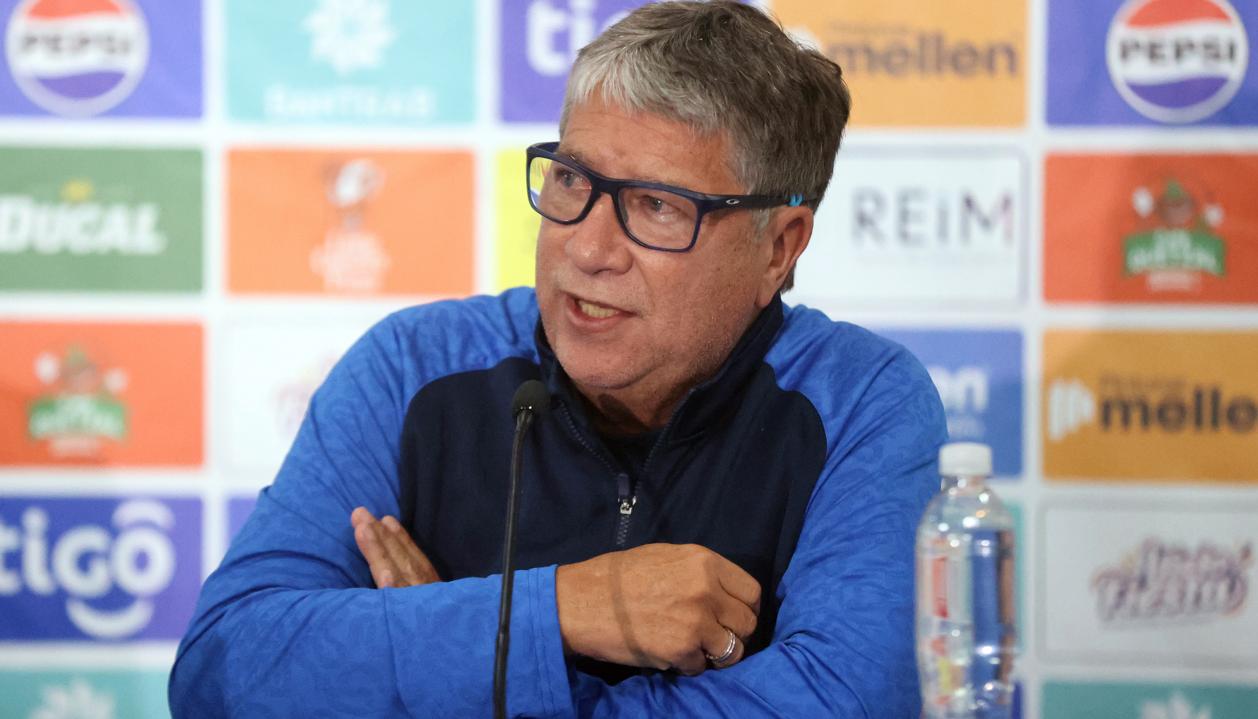 Hernán Darío Gómez, técnico de la selección de El Salvador.