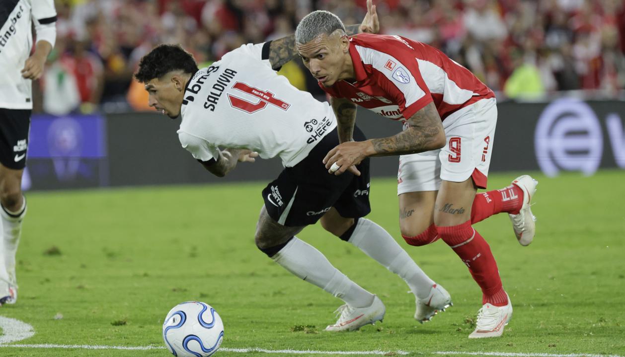 Franco Fagúndez, delantero uruguayo de Santa Fe, durante el partido contra Vasco da Gama.
