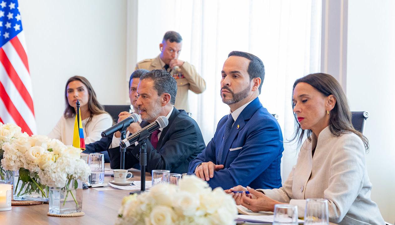Presidente Abelardo De La Espriella y la Embajadora de Colombia en Washington, María Consuelo Araujo,