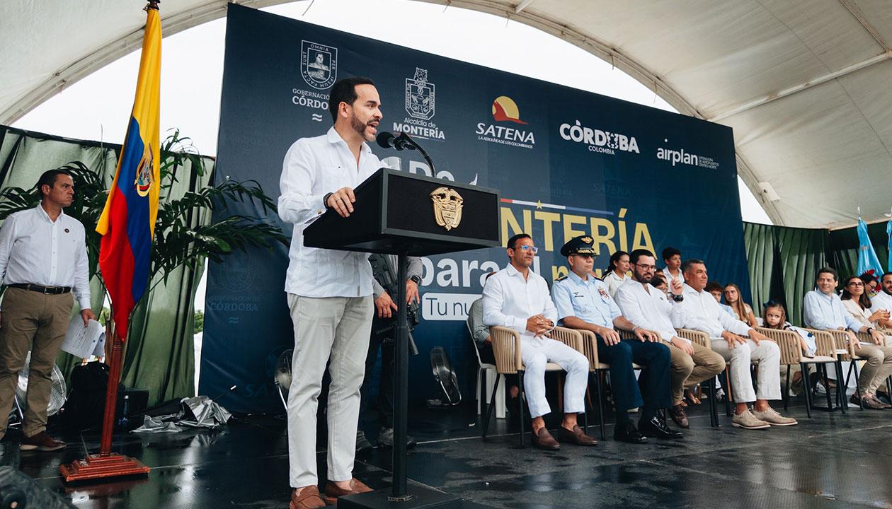 Abelardo De La Espriella en el lanzamiento de la ruta Montería - Ciudad de Panamá