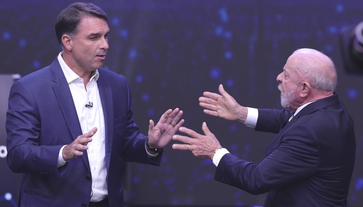 Flávio Bolsonaro y Luiz Inácio Lula da Silva.