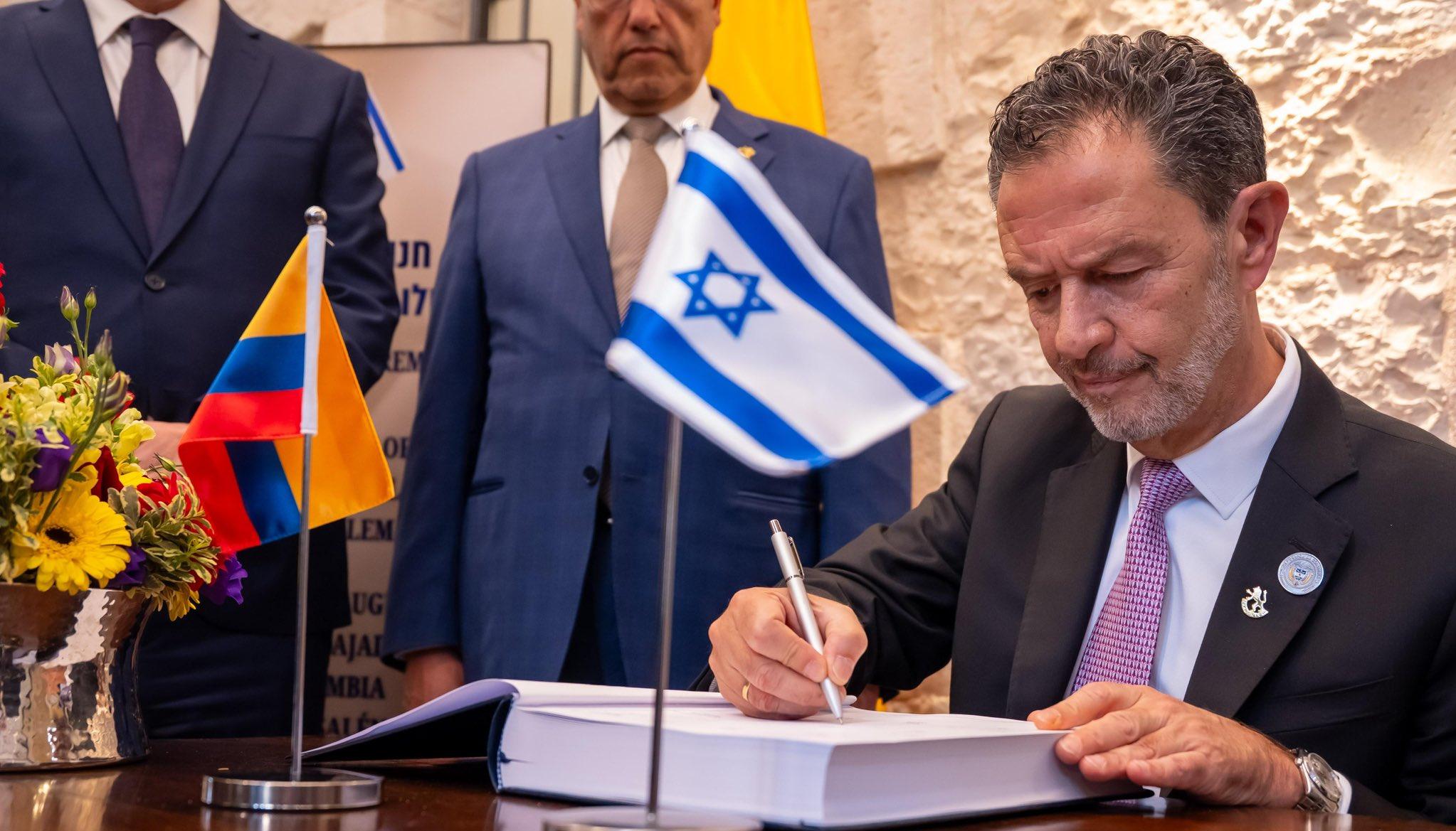 El Canciller colombiano Omar Bula.