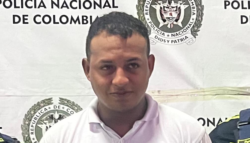 Emilio Josué Madero Fernández tras ser capturado por la Policía Metropolitana. 
