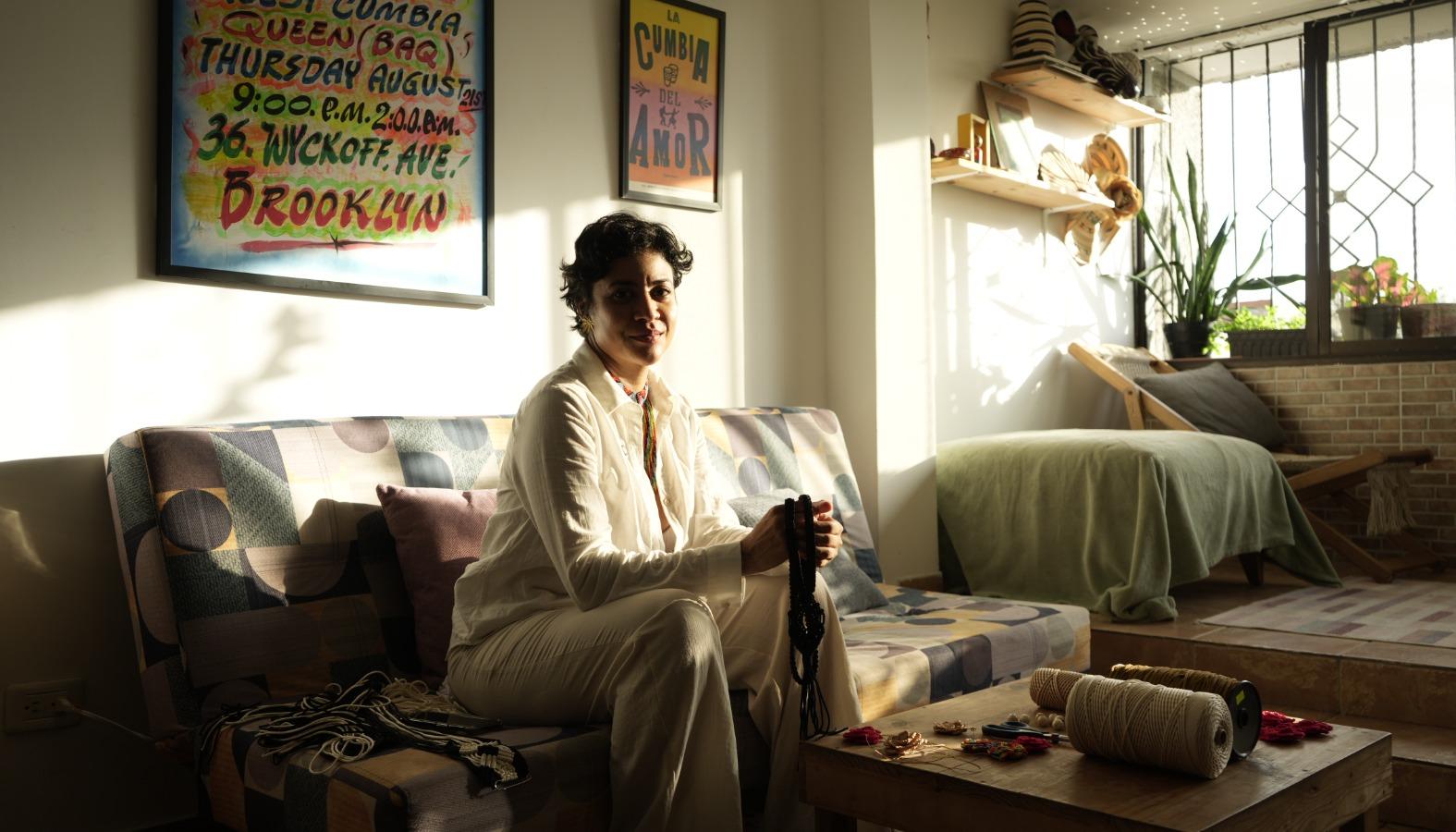 Carmen Antolinez, artesana de macramé