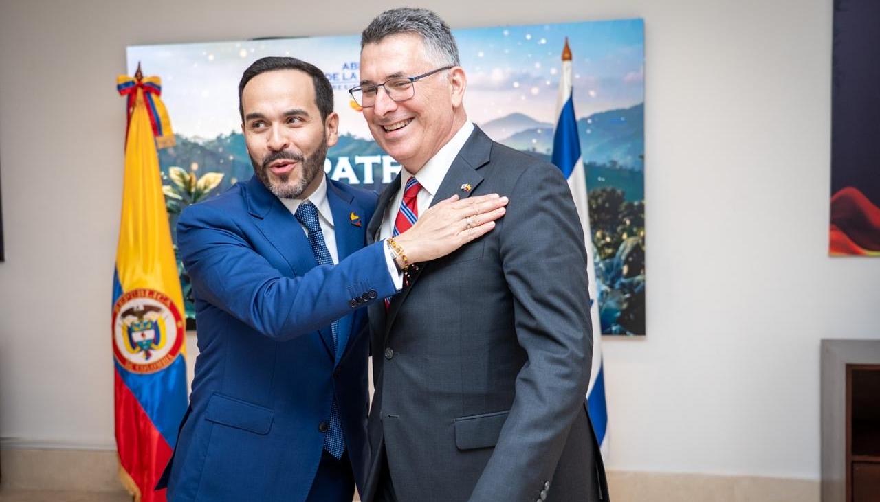 El Presidente Abelardo De La Espriella y el ministro de Exteriores de Israel, Gideon Saar.