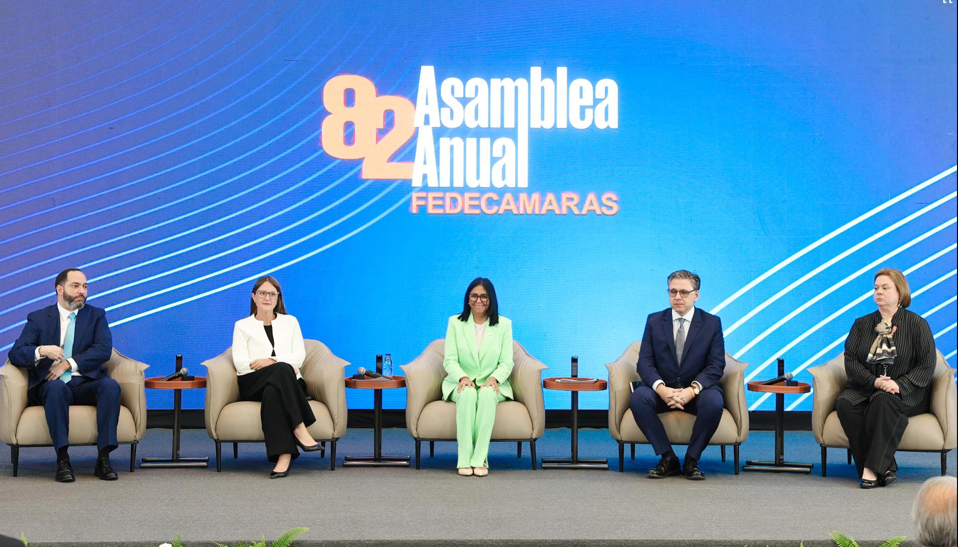 Delcy Rodríguez en la instalación de la asamblea anual de Fedecámaras.