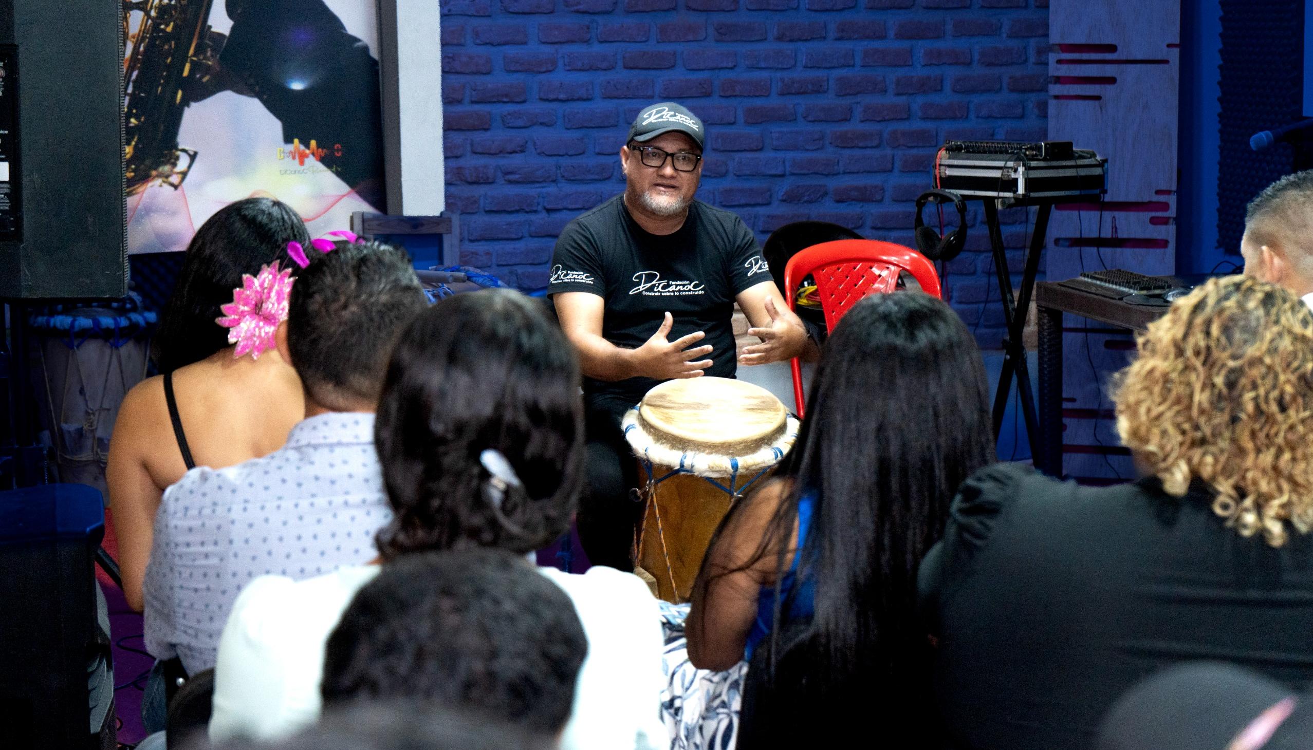 Edinson Cano Contreras, organizador del festival, durante la socialización del evento.