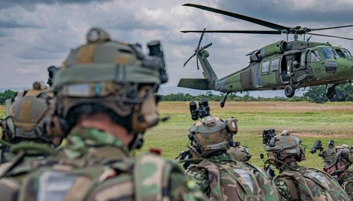 Tropas del Ejército en medio de un operativo. 