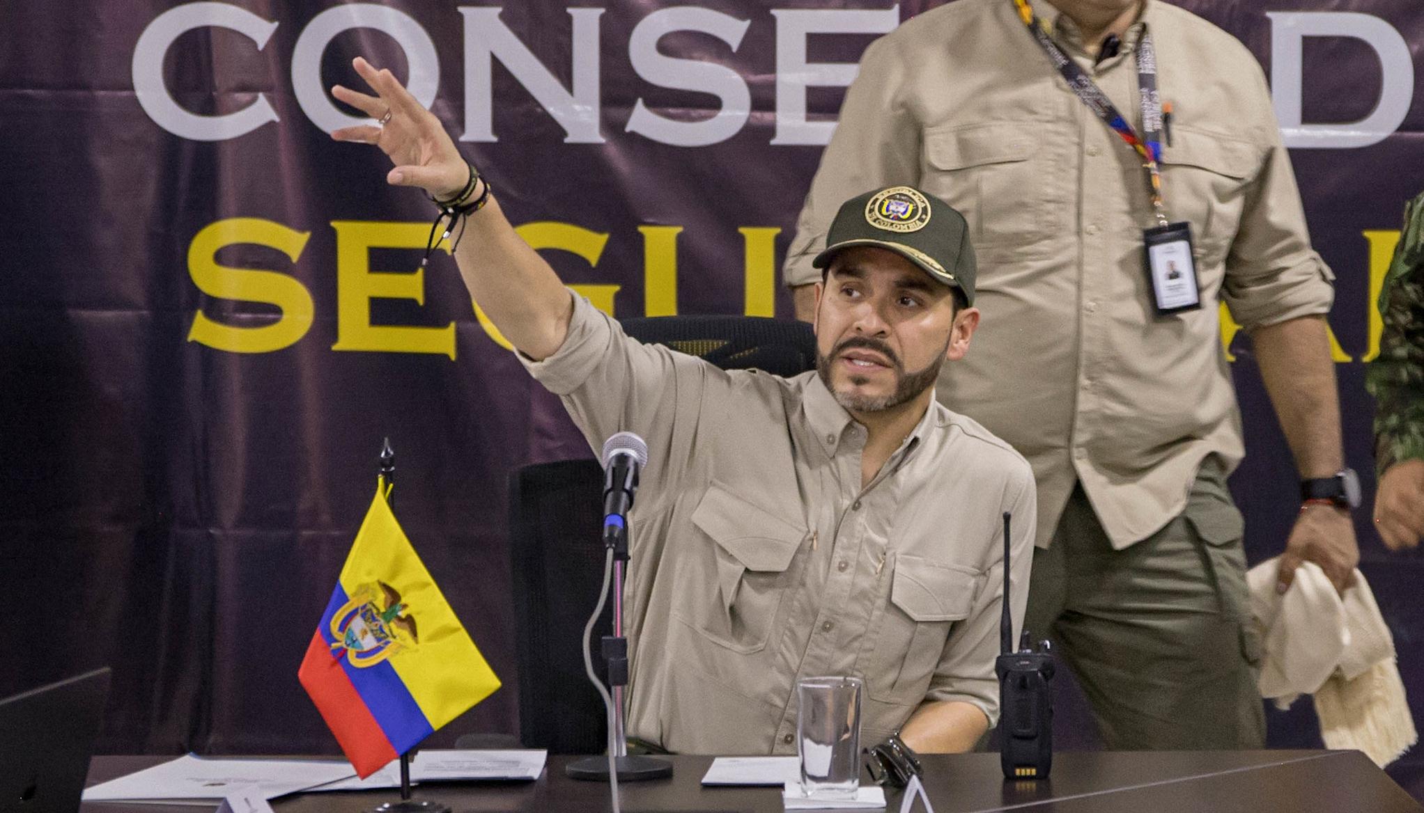 El Presidente Abelardo De La Espriella en consejo de seguridad en Sucre.