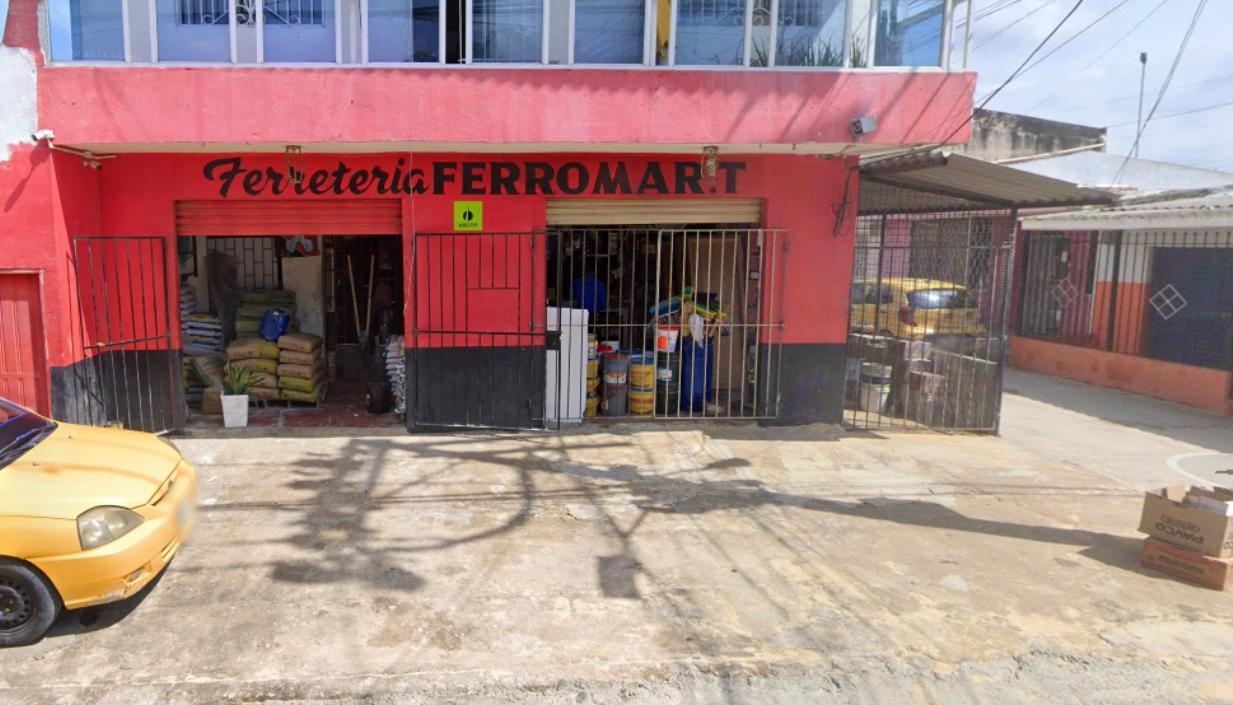 Los sicarios llegaron a la ferretería y le dispararon al dueño. 