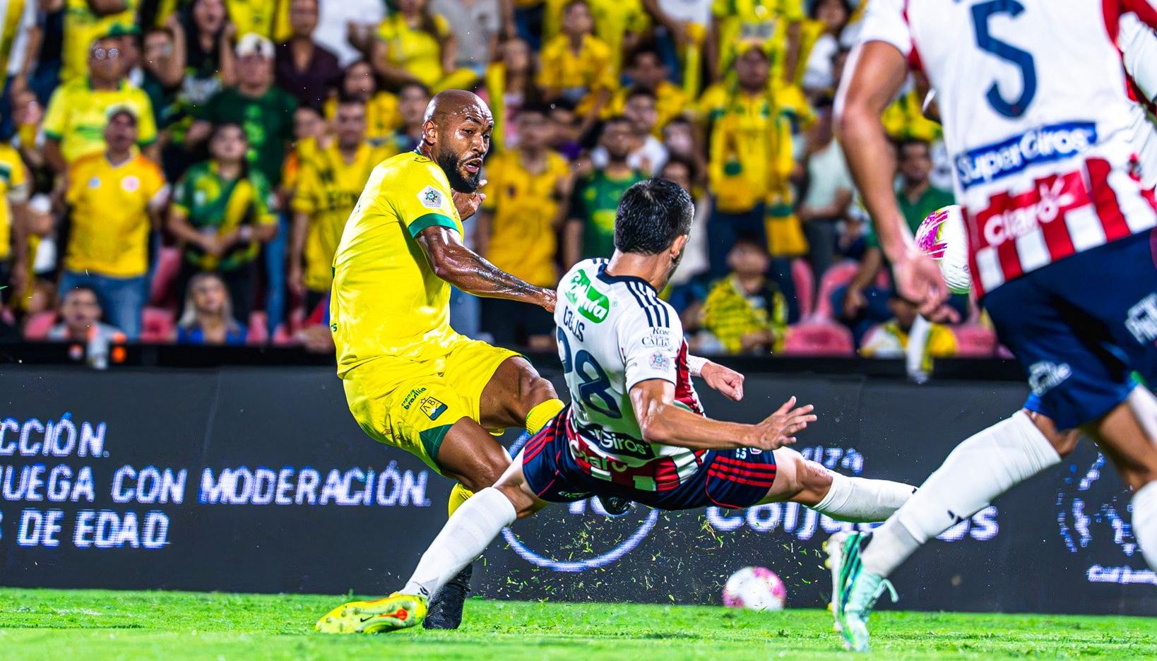 Fredy Hinestroza anotó el segundo gol del Bucaramanga.