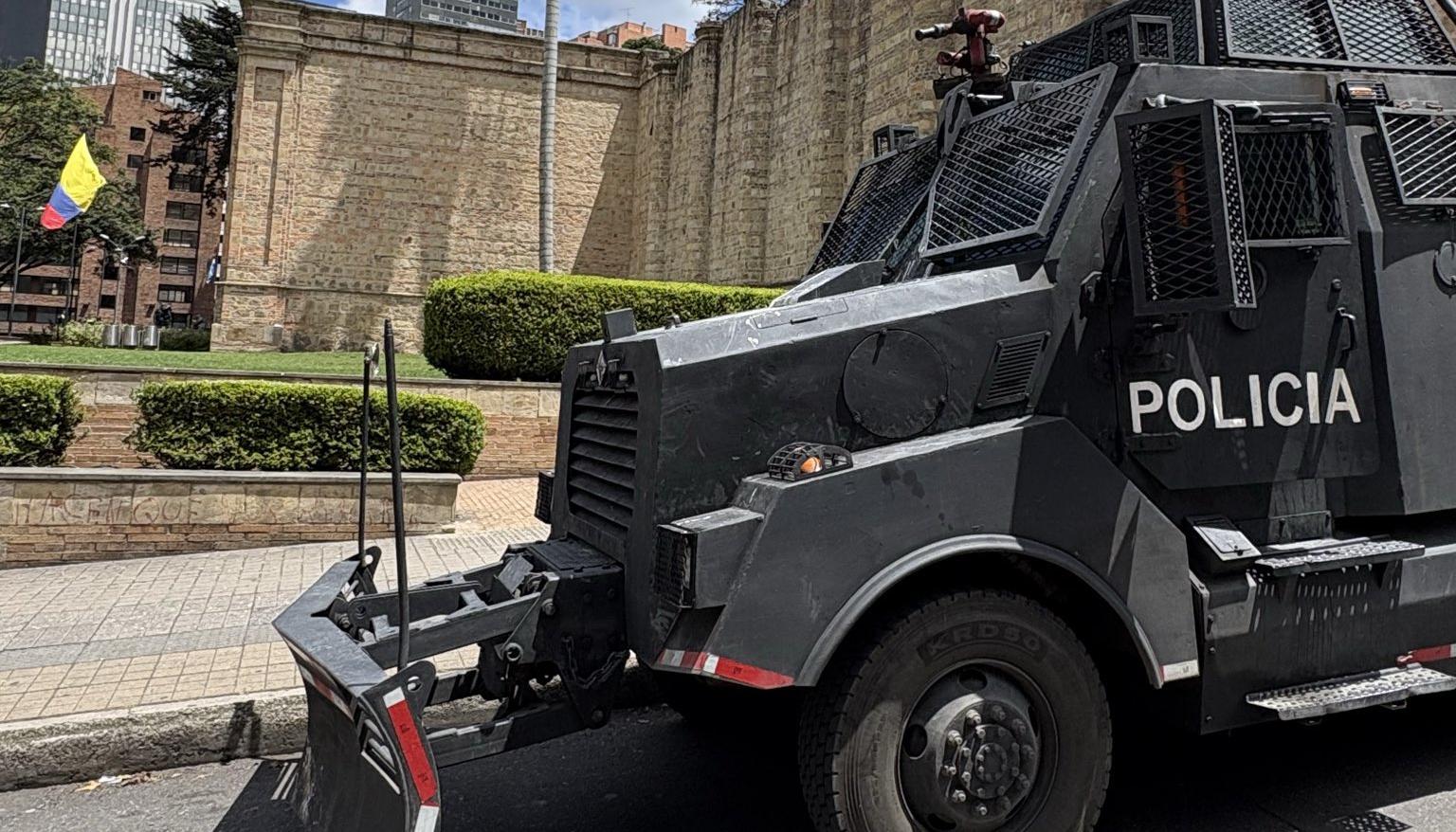 Grupo antidisturbio frente al Museo Nacional