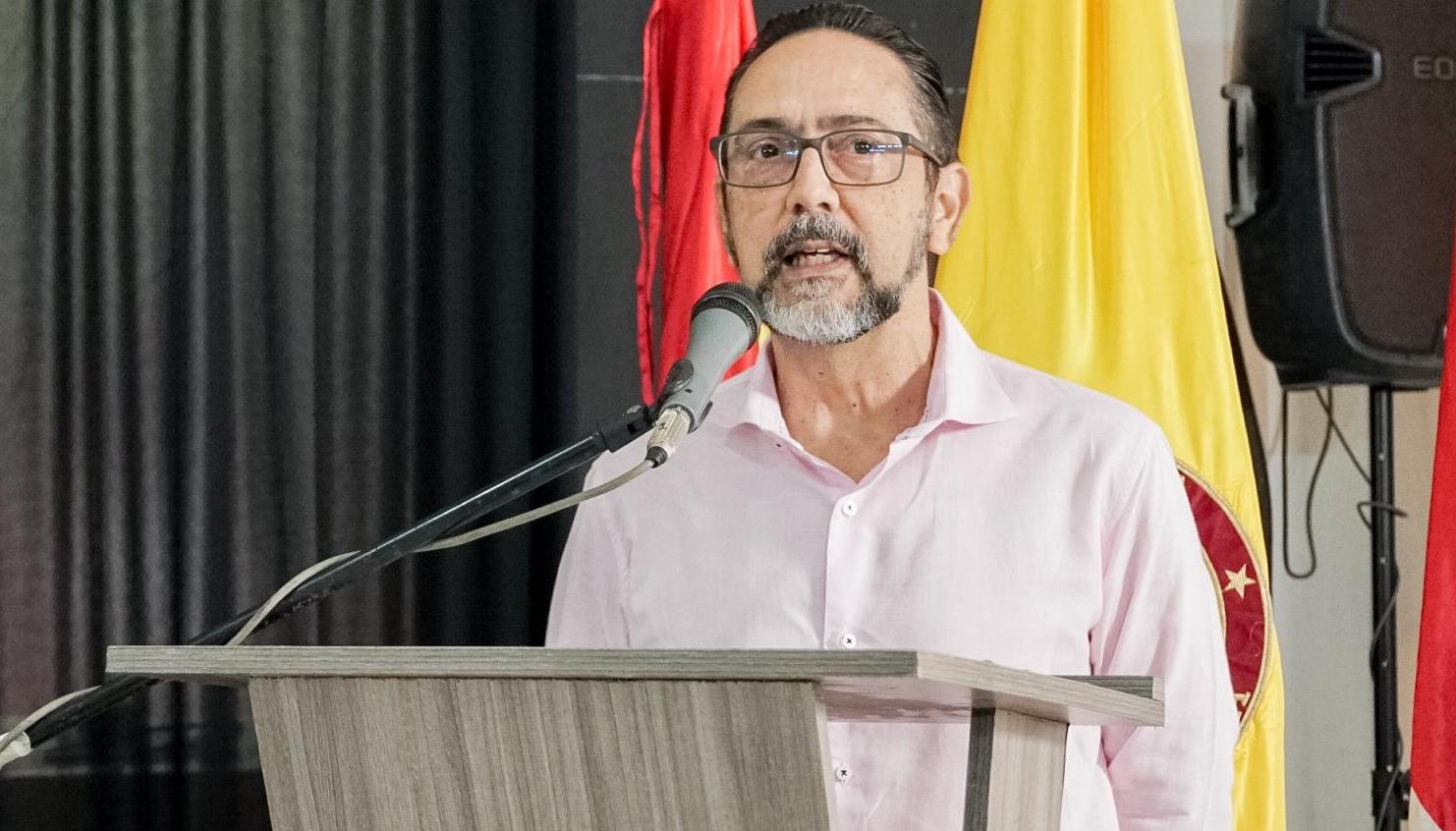 Jorge Senior, rector de la UAC.