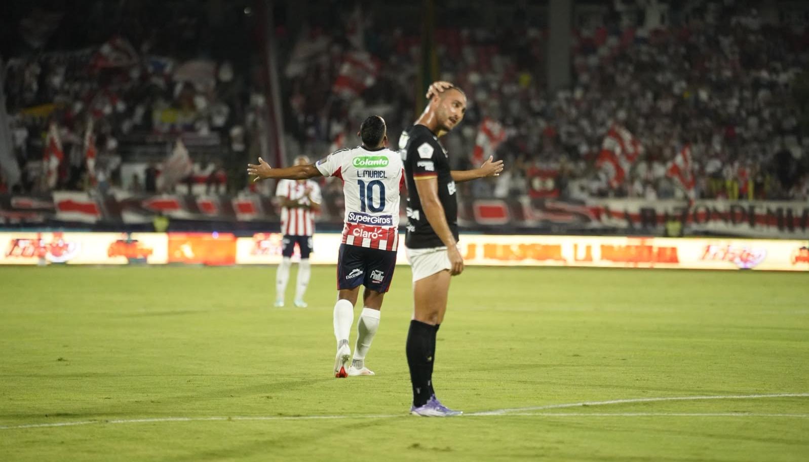 Luis Fernando Muriel se lamenta en una acción de ataque.