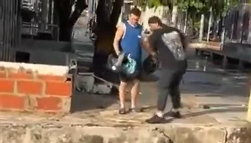 Los jóvenes fueron grabados.