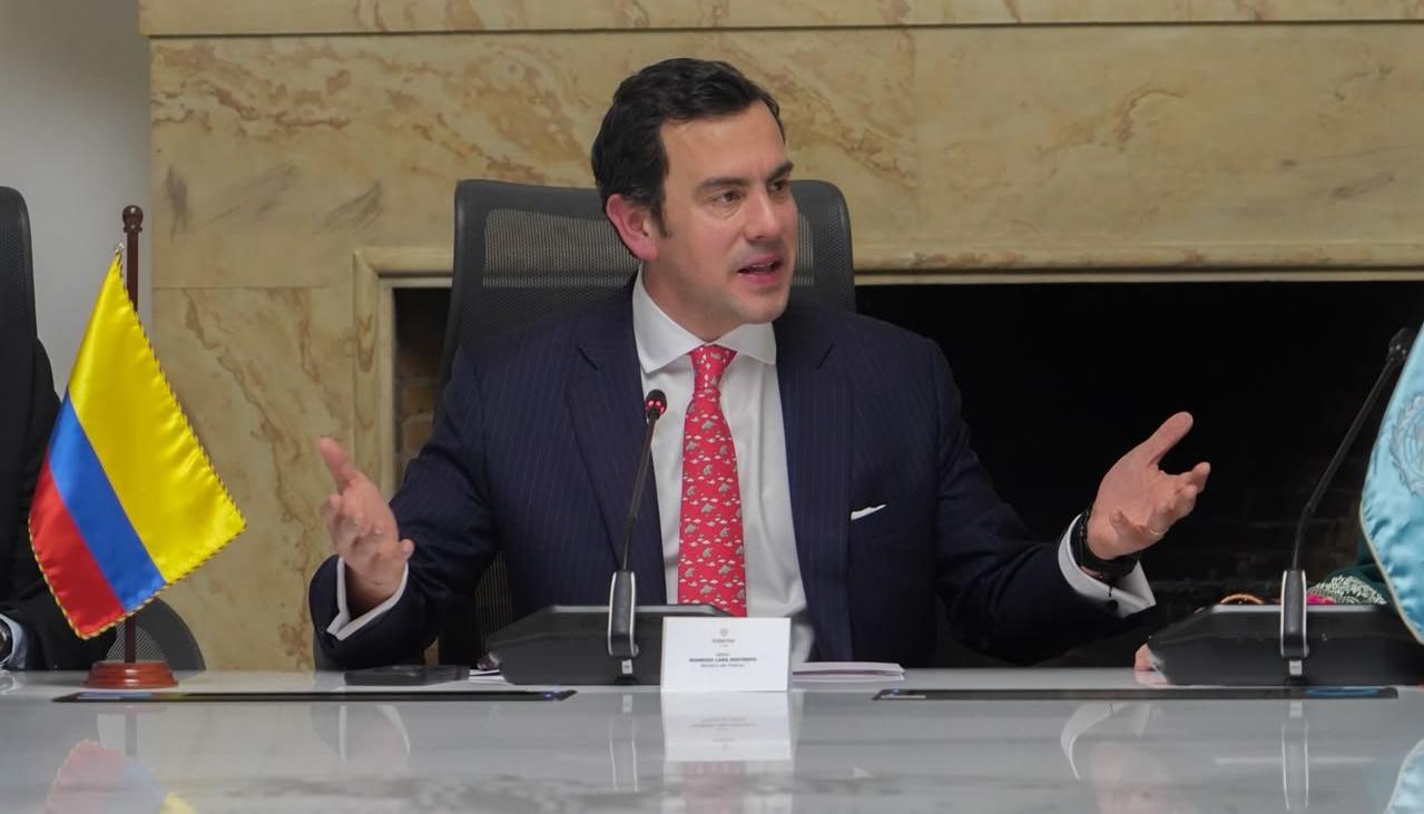 El Ministro del Interior, Rodrigo Lara.