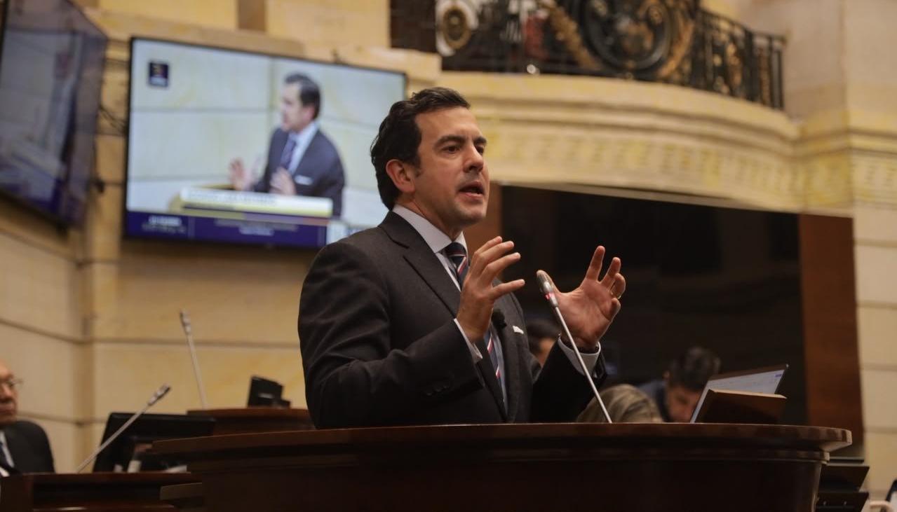 Rodrigo Lara.