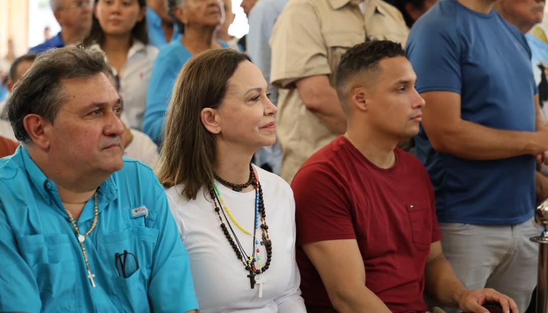 La líder opositora venezolana y Premio Nobel de Paz 2025, María Corina Machado, en una misa realizada en Venezuela este domingo.