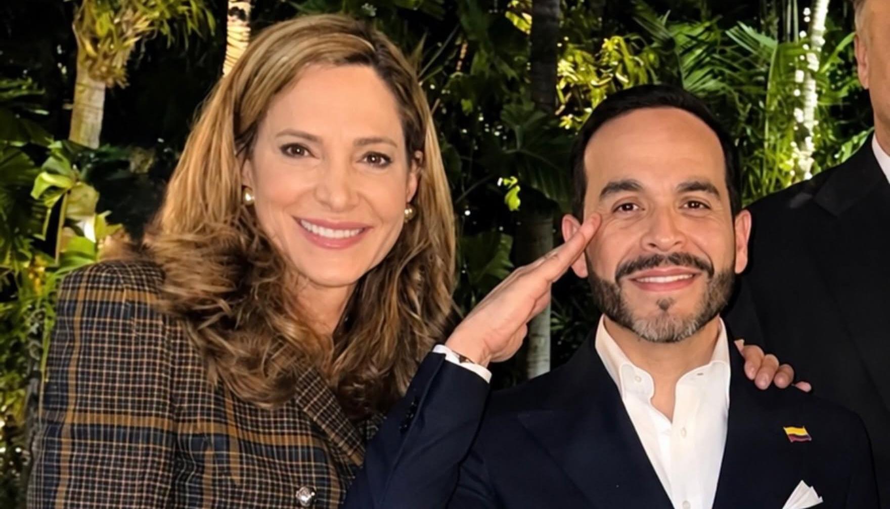 La congresista María Elvira Salazar y el Presidente Abelardo De La Espriella.