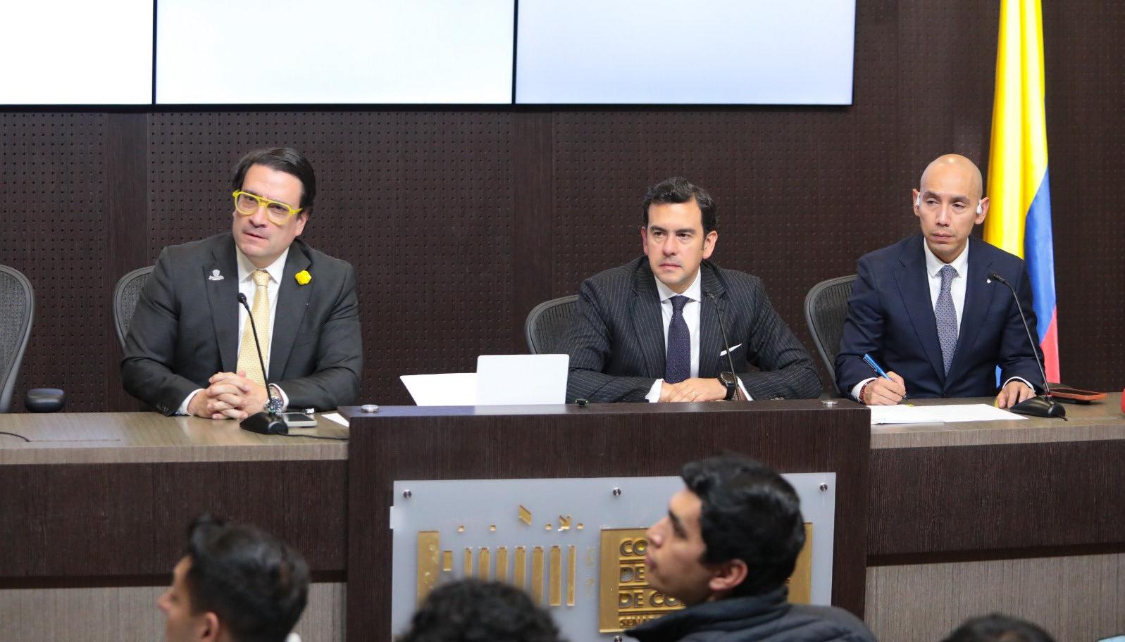 Los ministros de Justicia y del Interior, Iván Cancino y Rodrigo Lara.