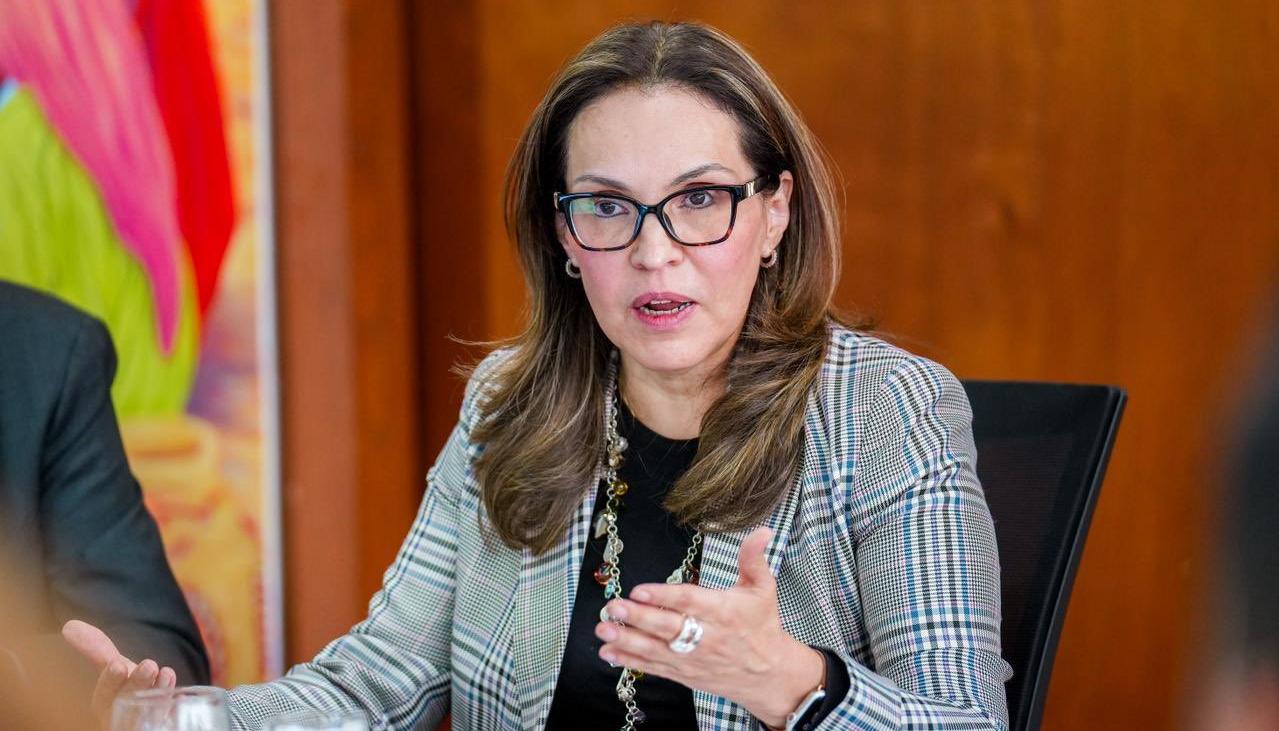 Viviane Morales Hoyos.