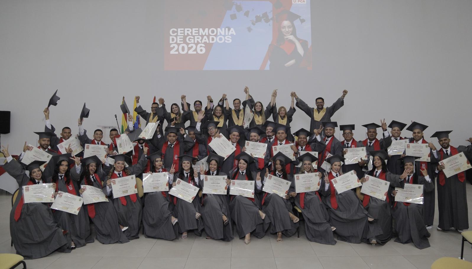 Fueron 498 nuevos egresados de las facultades de Ingeniería y Administración.