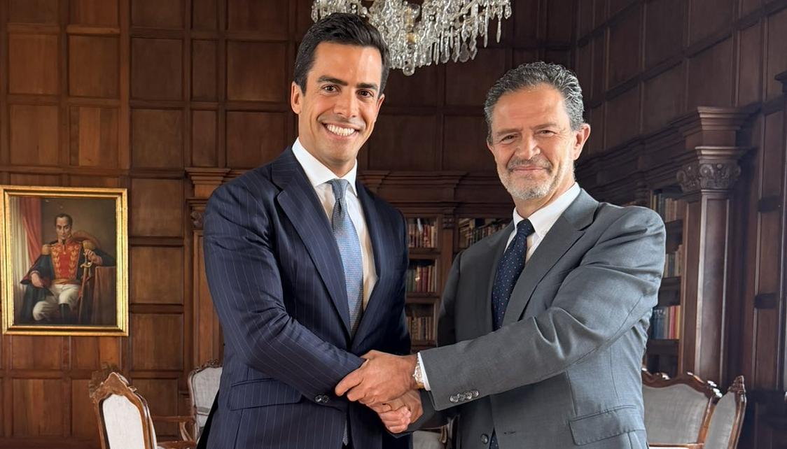 El abogado Juan Gonzalo Ospina y el Canciller Omar Bula.