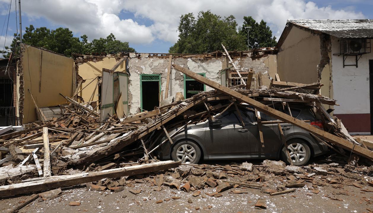 casas destruidas por el terremoto de magnitud 7,7 ocurrido este viernes en La Villa de Los Santos.