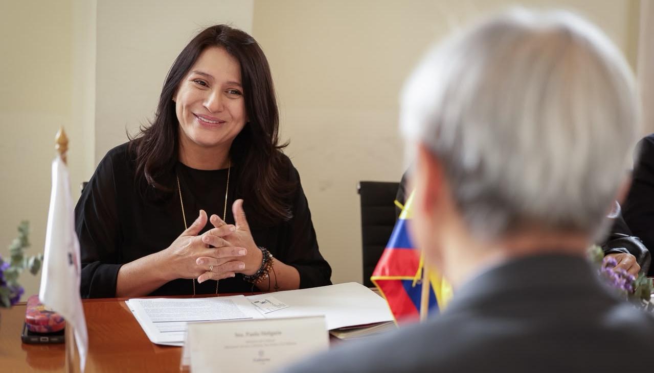 Paola Holguín, ministra de las Culturas.