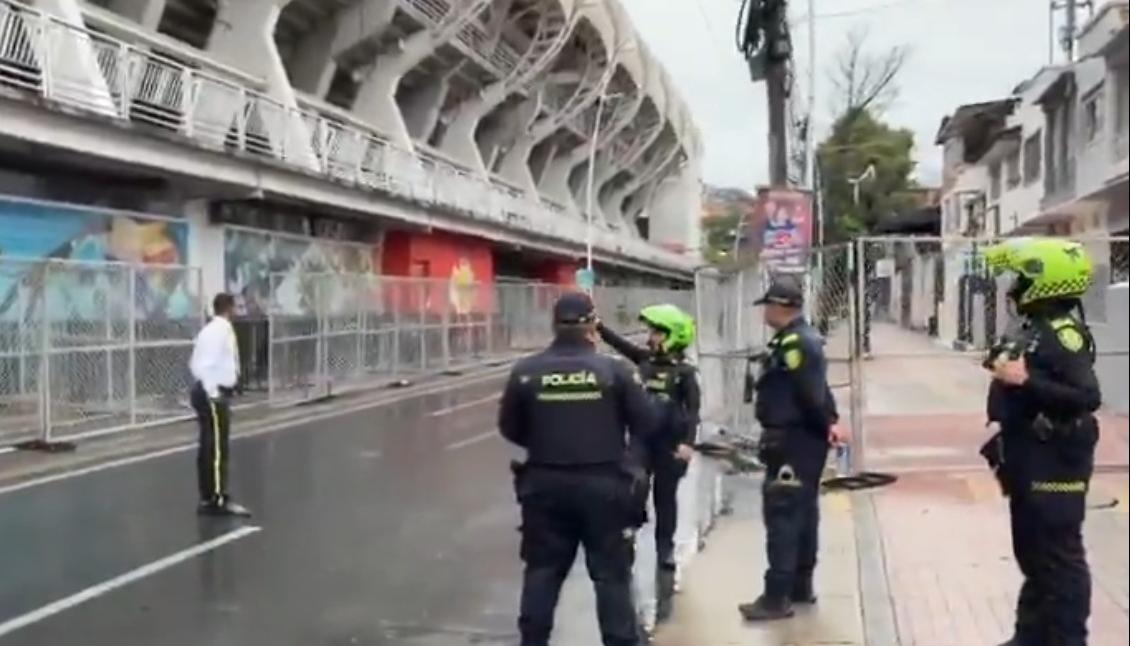 Policía haciendo presencia en el lugar.