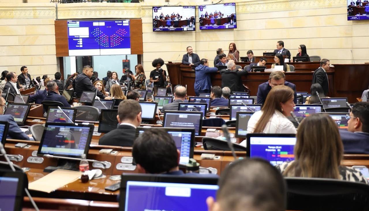 Plenaria del Senado durante la noche de este lunes.