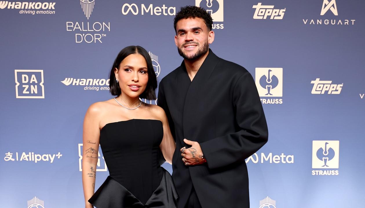 Luis Díaz y su esposa Gera Ponce en la ceremonia de entrega del Balón de Oro.